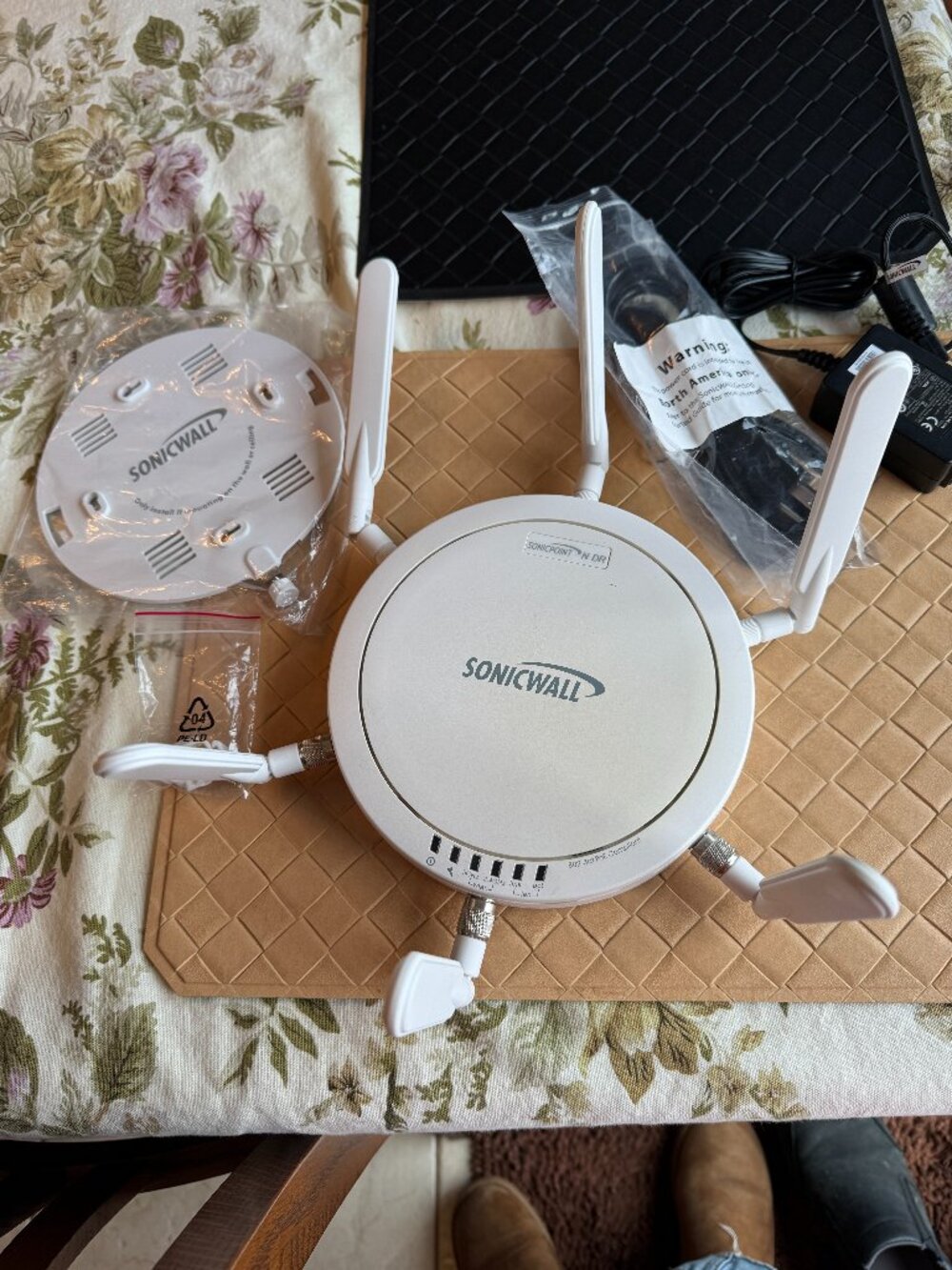 SonicWall SonicPoint APL26-OAE Wireless Access Point & 2 Power Cords & More